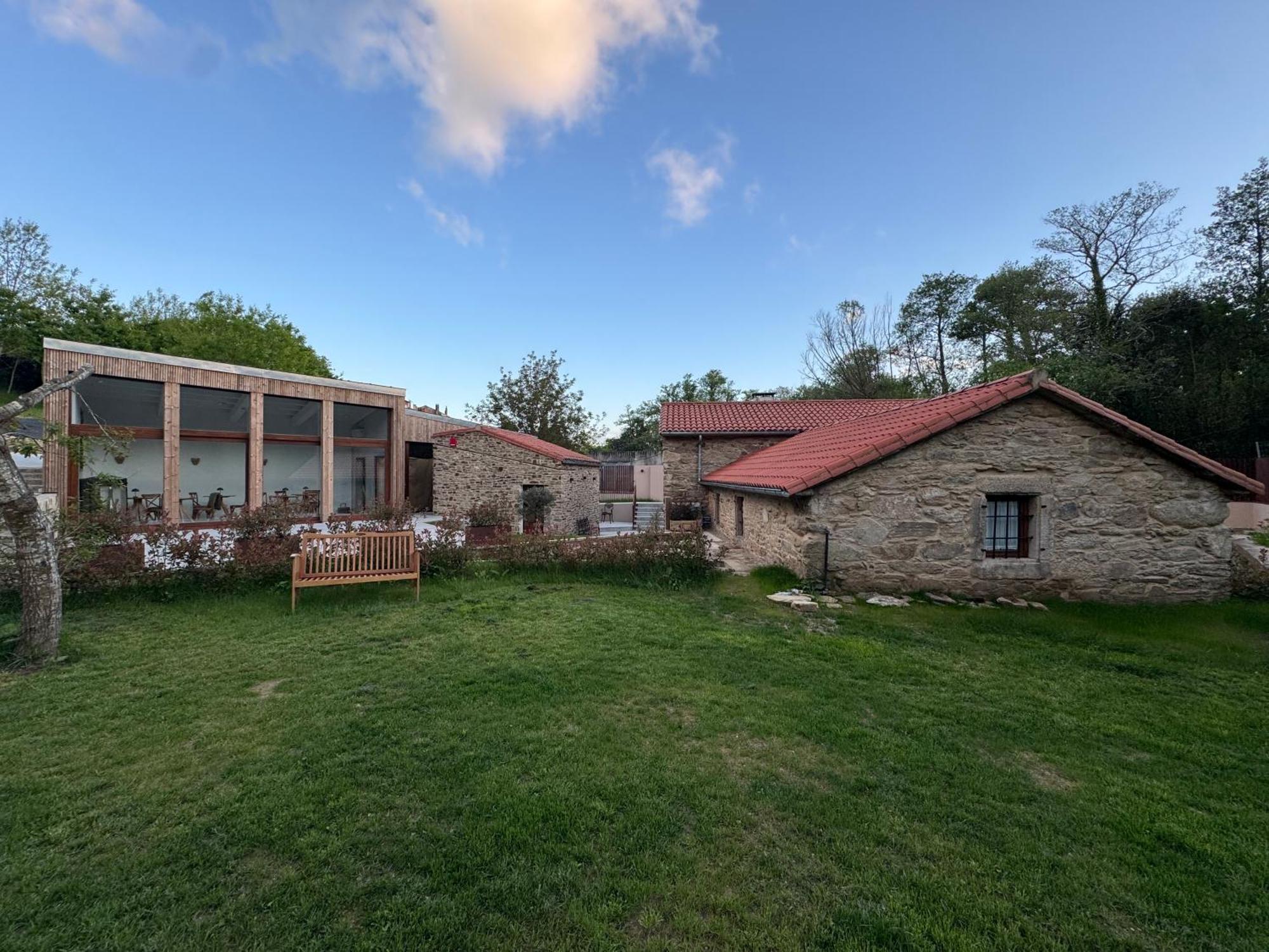 Luar Do Sarela & Suites Conjo Екстериор снимка